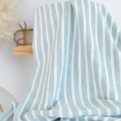 Tissu fluide polyester aspect Lin à rayures vert olive et blanc