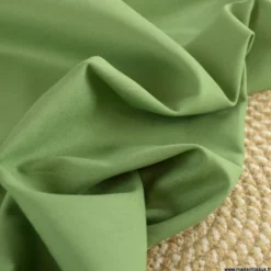 Tissu gabardine de coton coloris vert Ortie - OEKO TEX