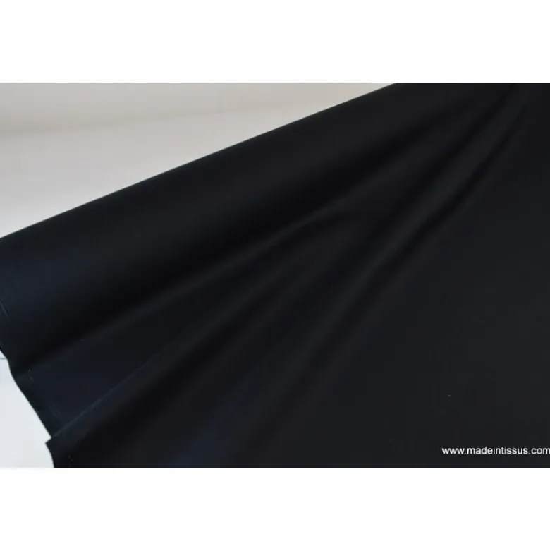 Tissu Gabardine enduite étanche noir.