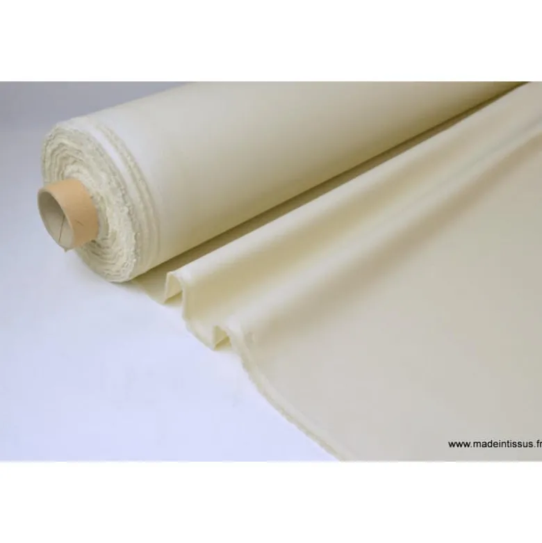 Tissu Gabardine enduite étanche écru.