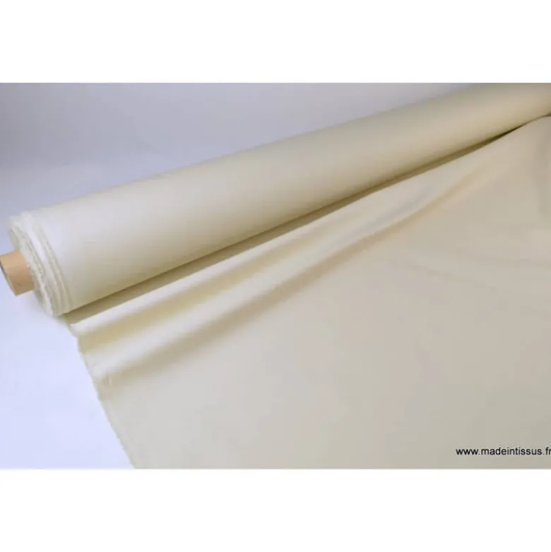 Tissu Gabardine enduite étanche écru.