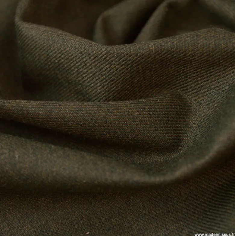 Tissu gabardine polyester viscose enduite étanche bronze