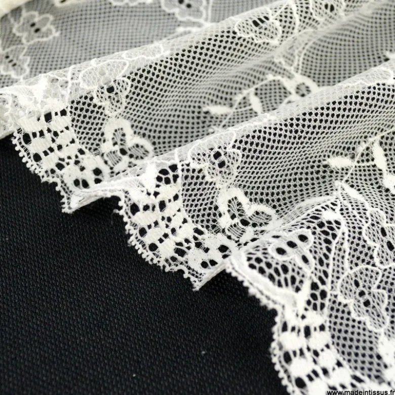 Tissu Galon dentelle crème élasthanne