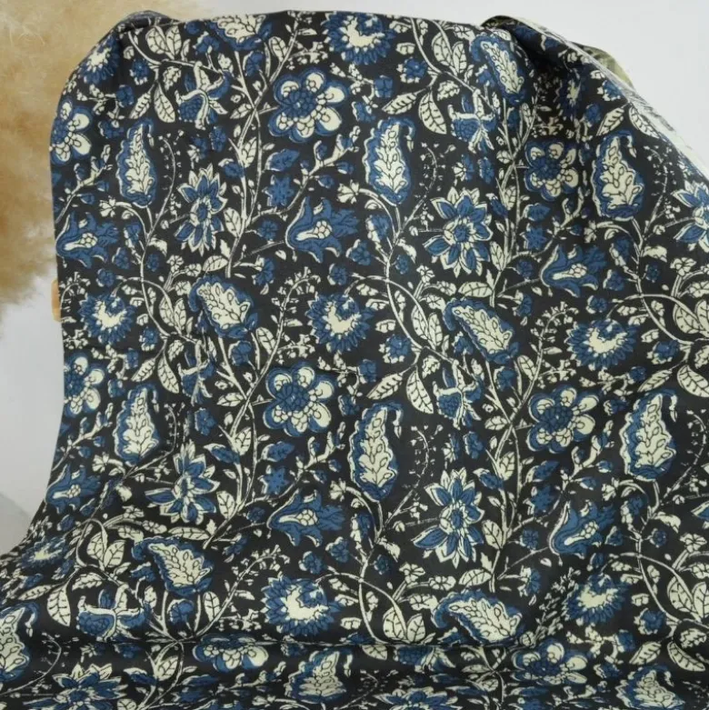 Tissu Indien Block Print Balaram motif fleurs fond noir