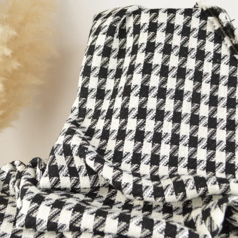 Tissu jacquard effet tweed motif pied-de-poule Noir avec fil lurex doré