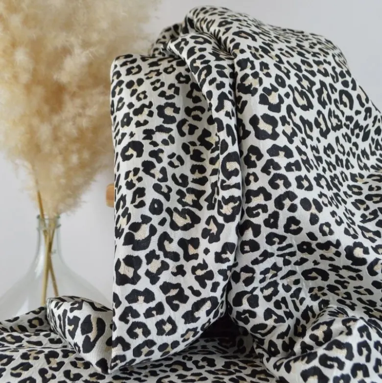 Tissu jacquard Habillement Leopard Lurex beige et Noir