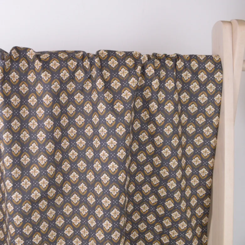 Tissu Jayco coton motif fleurs indiennes anthracite et Havane - OEKO TEX