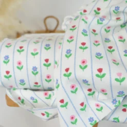 Tissu jersey côtelé petites fleurs et rayures fond blanc