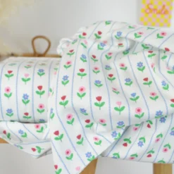 Tissu jersey côtelé petites fleurs et rayures fond blanc