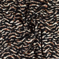 Tissu Jersey de Viscose – Imprimé Zèbre Marron & Écru sur Fond Noir