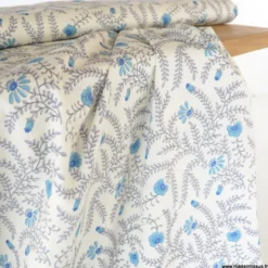 Tissu Kokka motif fleurs bleues - collection Botanical Flower