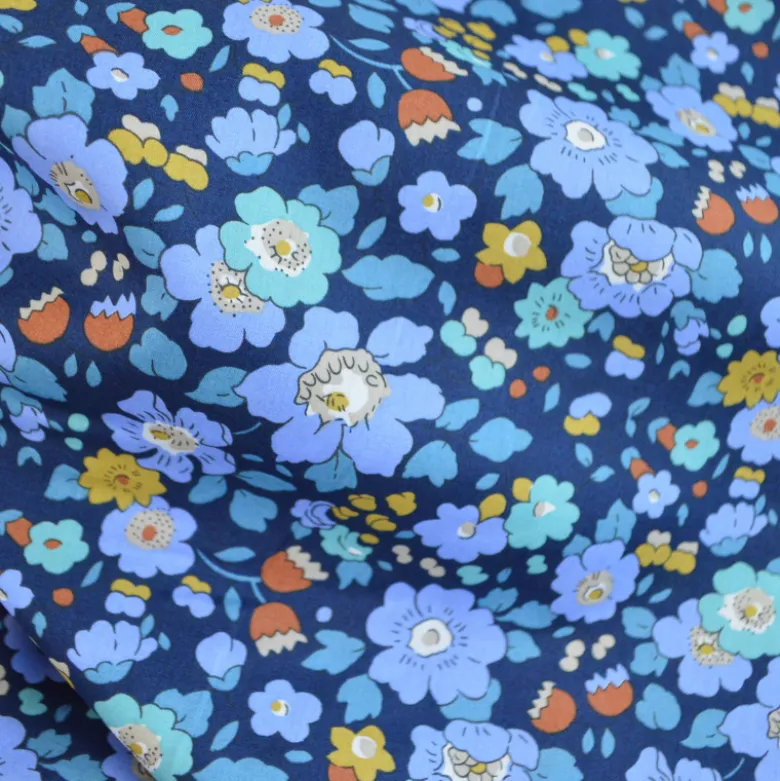 Tissu Liberty of London - Betsy Meadow bleu marine