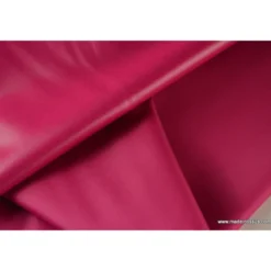 Tissu polyester fuchsia déperlant pour parapluie .