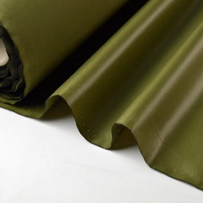 Tissu polyester kaki clair déperlant pour parapluie .