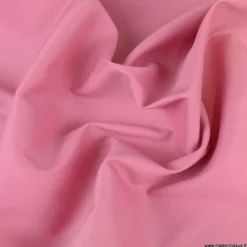 Tissu polyester sergine framboise pour robe de mariée et cocktail