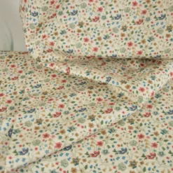 Tissu popeline de coton Field – Petites fleurs fond écru