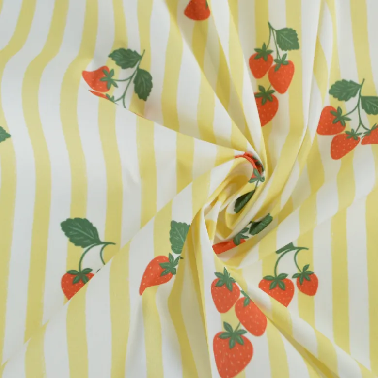 Tissu Popeline de coton Gariguette motif fraises et rayures jaunes - OEKO TEX