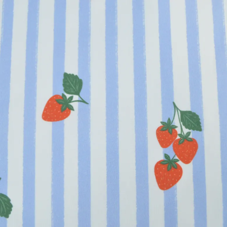 Tissu Popeline de coton Gariguette motif fraises et rayures bleues - OEKO TEX