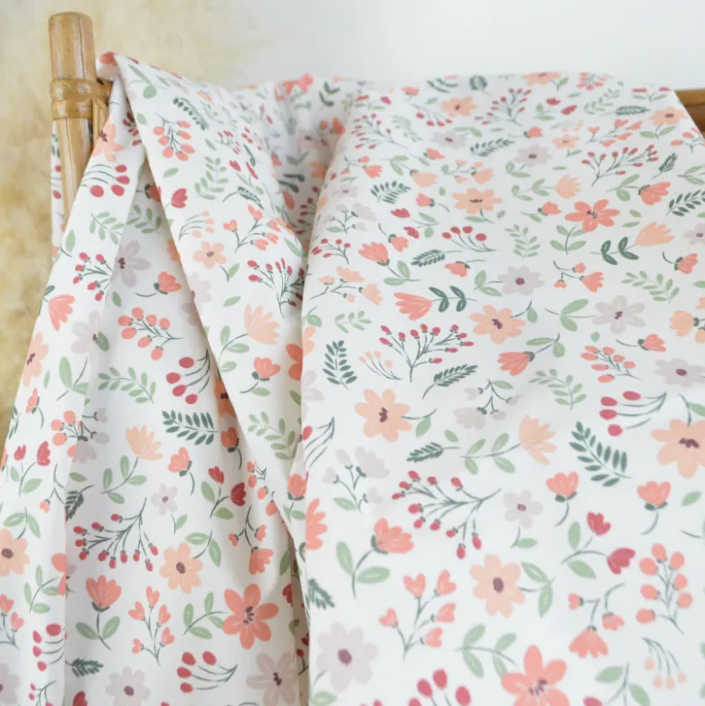 Tissu Popeline de coton Leopold motif fleurs rose et prune - OEKO TEX