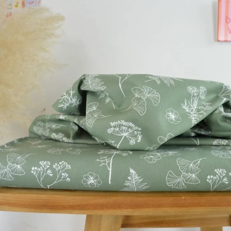Tissu Popeline de coton motif Herbier fond vert olive - OEKO TEX