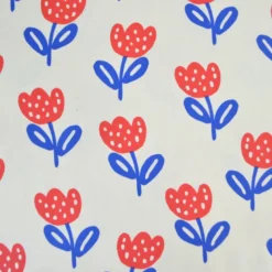 Tissu popeline de coton Poppy – motif tulipes rouges et bleues