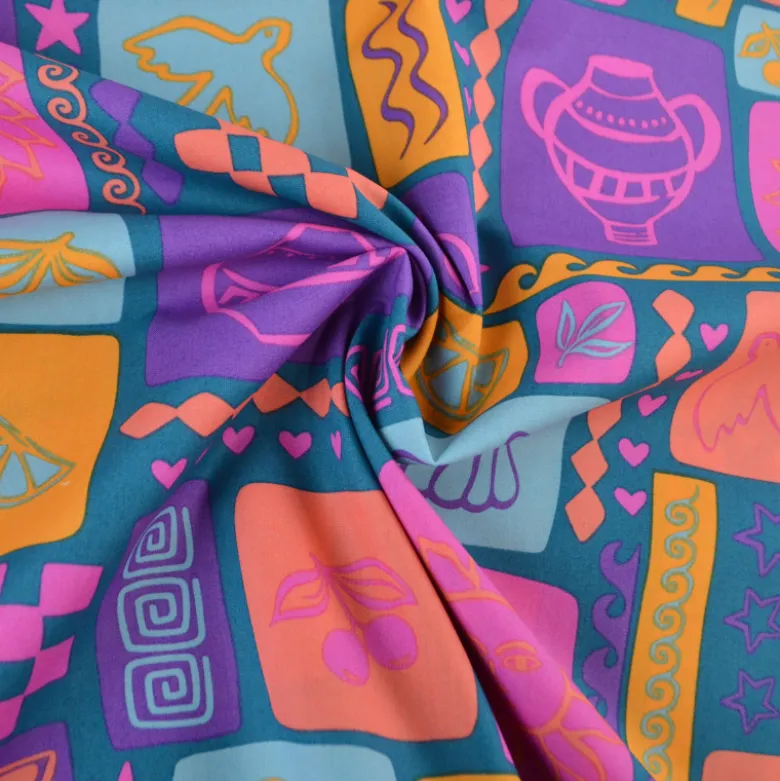 Tissu popeline de coton Poppy – motif patchwork d'été fond pétrole