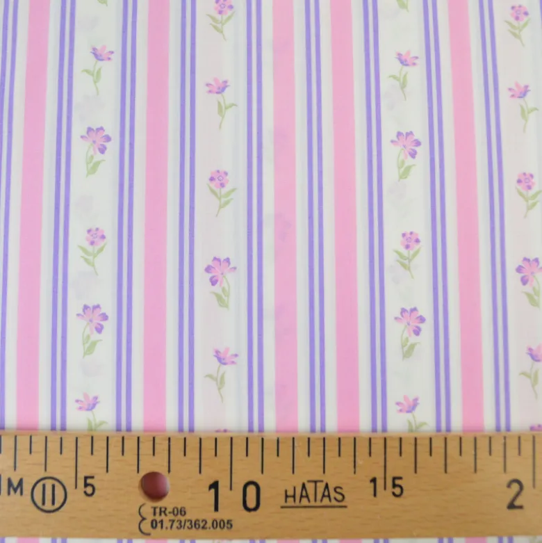 Tissu popeline de coton Poppy – motif Rayures et fleurs roses et violettes