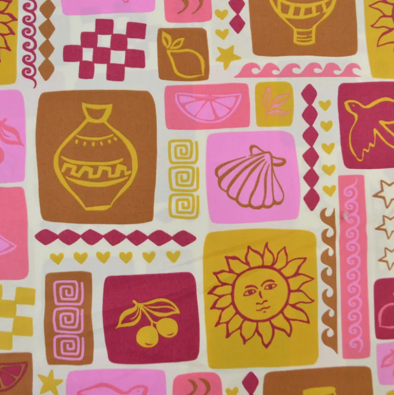 Tissu popeline de coton Poppy – motif patchwork d'été fond blanc cassé