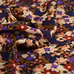 Tissu popeline de viscose Aozy - motif fleurs violettes fond noir