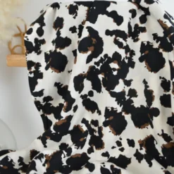 Tissu popeline de viscose - motif graphique typé léopard fond écru