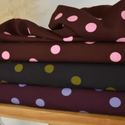 Tissu popeline de viscose Peyton motif pois Olive fond écorce