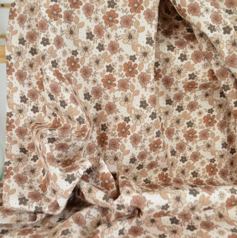 Tissu popeline Léonce fleurs caramel et beige fond écru