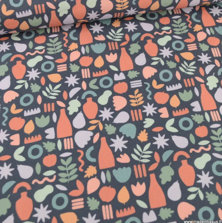 Tissu popeline motif amphores, fruits et feuilles graphique marsala et rose fond marine - exclusif