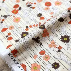 Tissu popeline satinée Kokka Retro Flower - beige