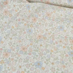 Tissu popeline Théophile fleurs roses et bleues fond blanc cassé