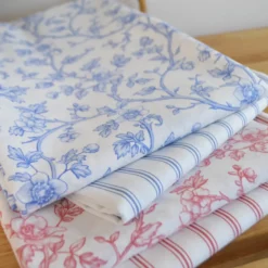 Tissu Regence en coton motif rayures bleues fond blanc - OEKO TEX