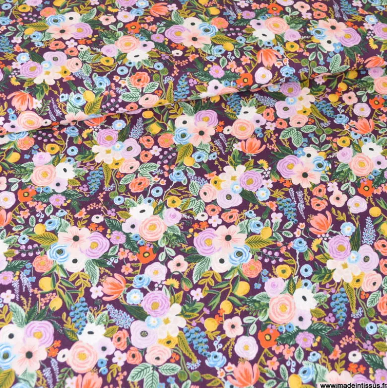 Tissu Rifle Paper en viscose - motif fleurs fond Bordeaux - collection Orchard