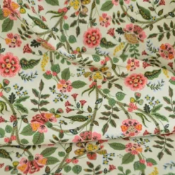 Tissu Rifle Paper motif fleurs indiennes fond écru - Collection Gracie