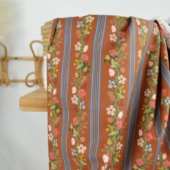 Tissu Rifle Paper motif fleurs et rayures cacao - Collection Gracie