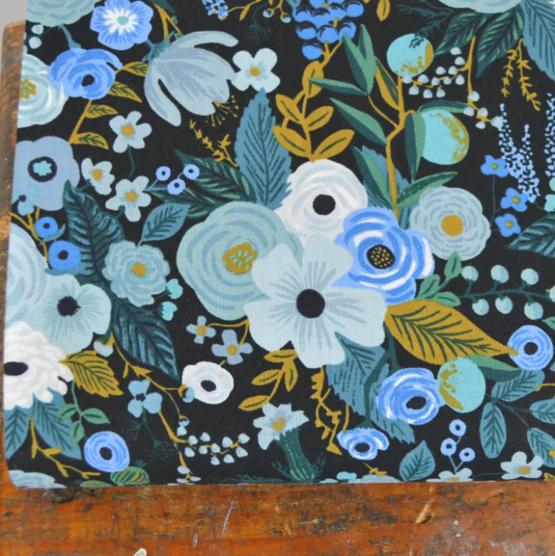 Tissu Rifle Paper motif fleurs - Collection Garden Party bleu