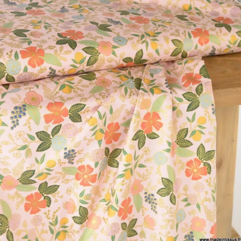 Tissu Rifle Paper Orchard motif petites fleurs Blush métallisé - Collection Garden Party