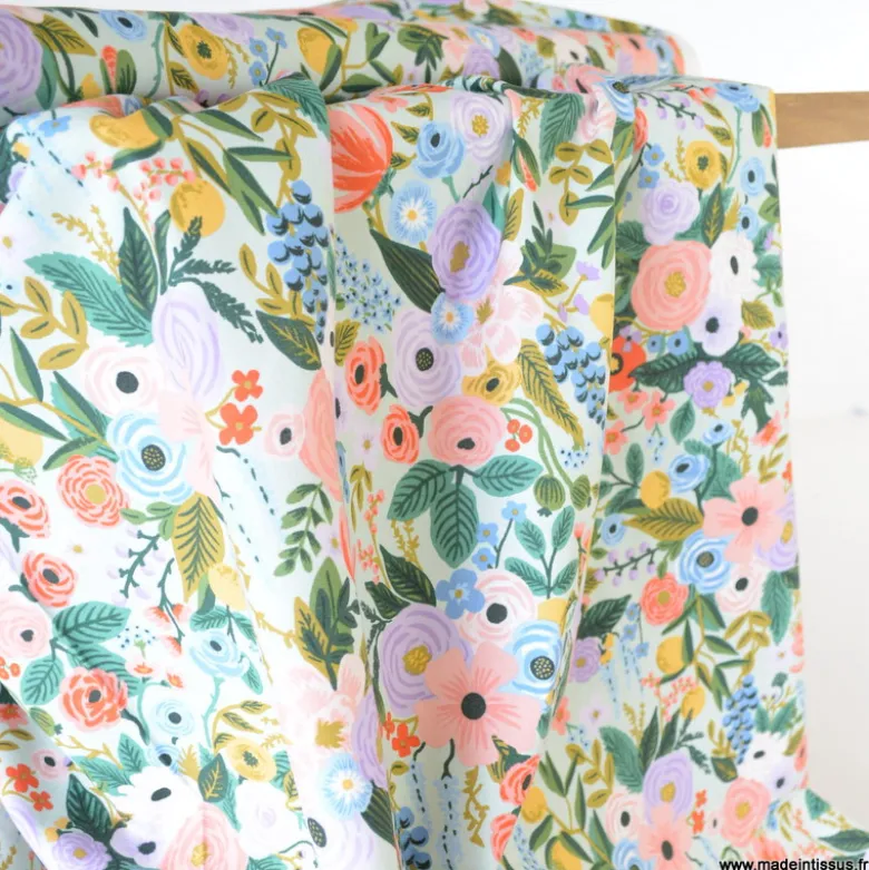 Tissu Rifle Paper Orchard motif petites fleurs fond menthe - Collection Garden Party