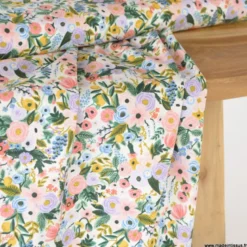 Tissu Rifle Paper Orchard motif fleurs fond Ecru - Collection Garden Party