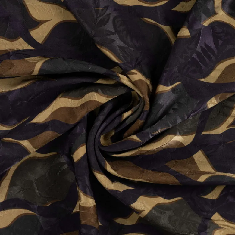 Tissu satin de viscose motif abstrait – Chocolat
