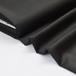Tissu satin microfibre fluide uni noir