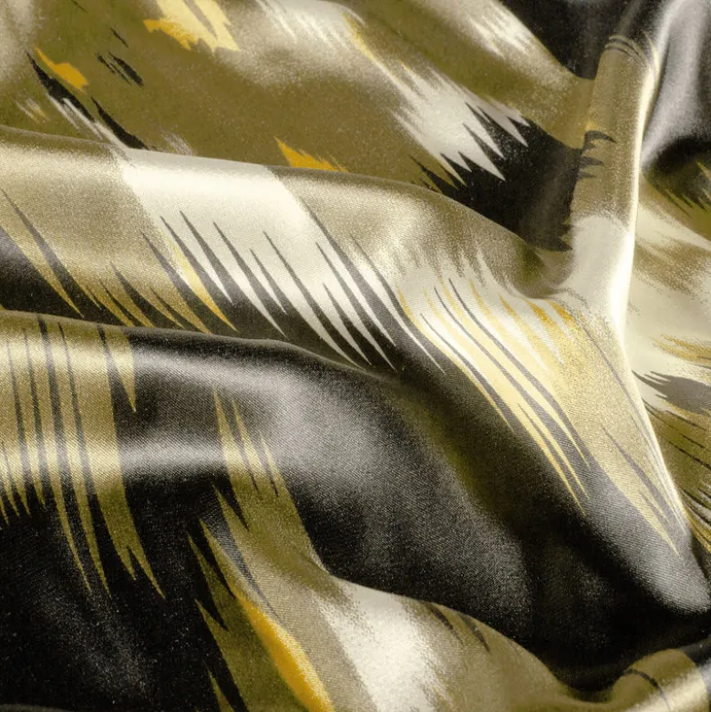 Tissu Satin motif style Ikat - Noir et vert