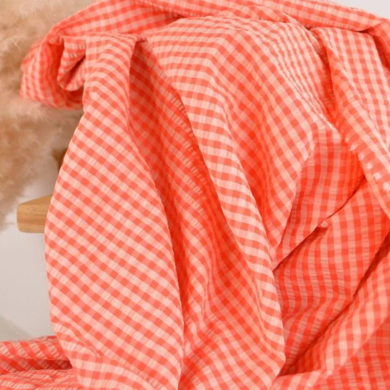 Tissu seersucker Eli Vichy petits carreaux - Pêche et fraise