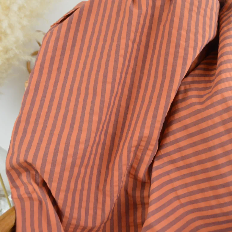 Tissu seersucker à rayures larges - Caramel et Aubergine