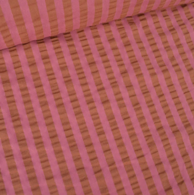 Tissu seersucker à rayures Tom - Bois de rose et Toffee