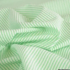 Tissu seersucker à rayures vertes et blanches